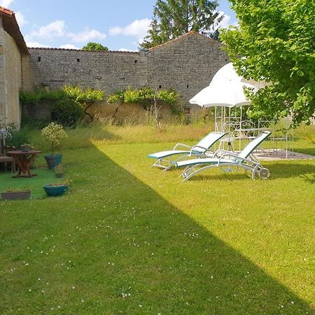 Apartament Chez Martine Hanc Zewnętrze zdjęcie