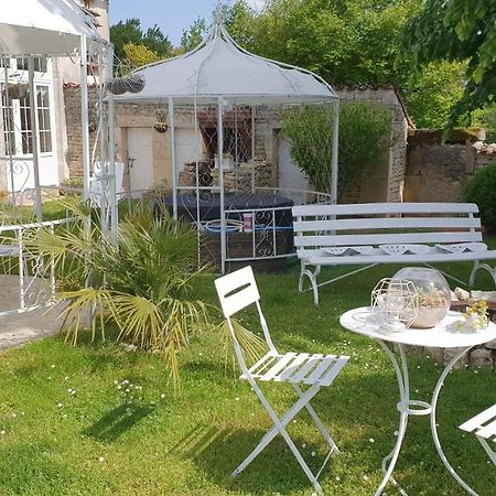 Apartament Chez Martine Hanc Zewnętrze zdjęcie