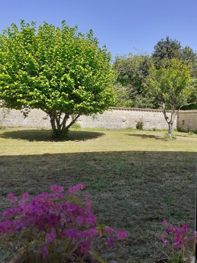 Apartament Chez Martine Hanc Zewnętrze zdjęcie