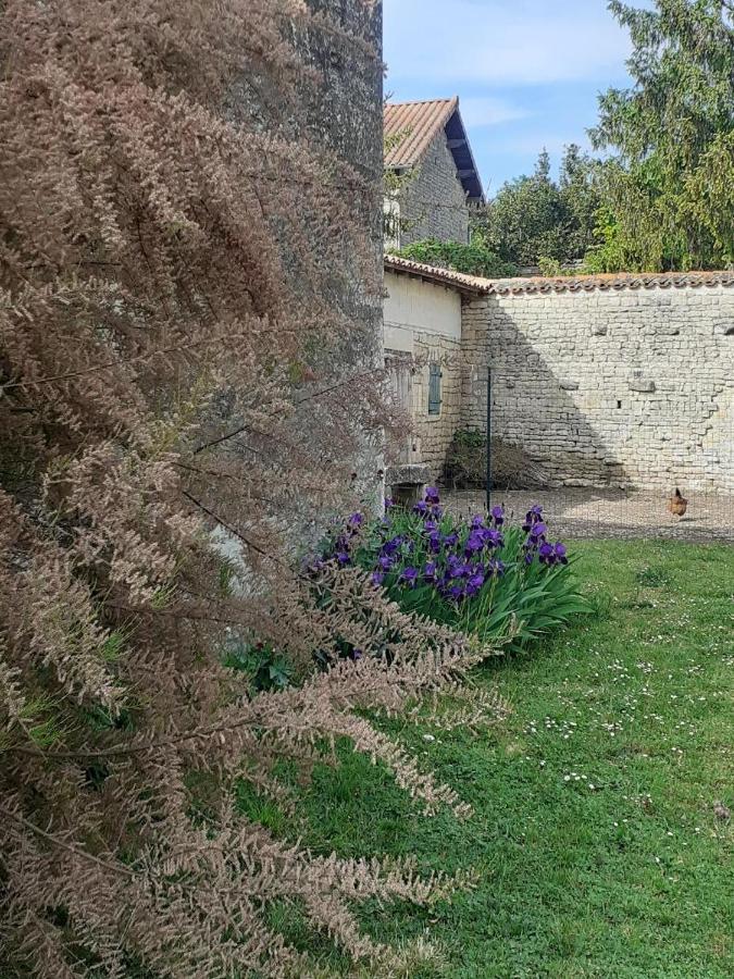 Apartament Chez Martine Hanc Zewnętrze zdjęcie