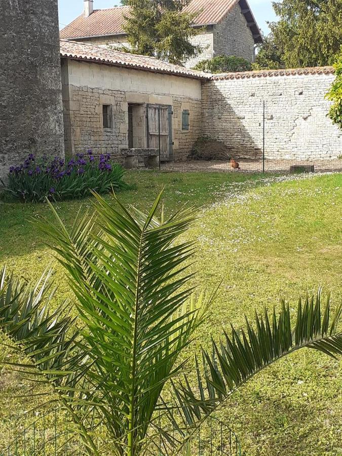 Apartament Chez Martine Hanc Zewnętrze zdjęcie