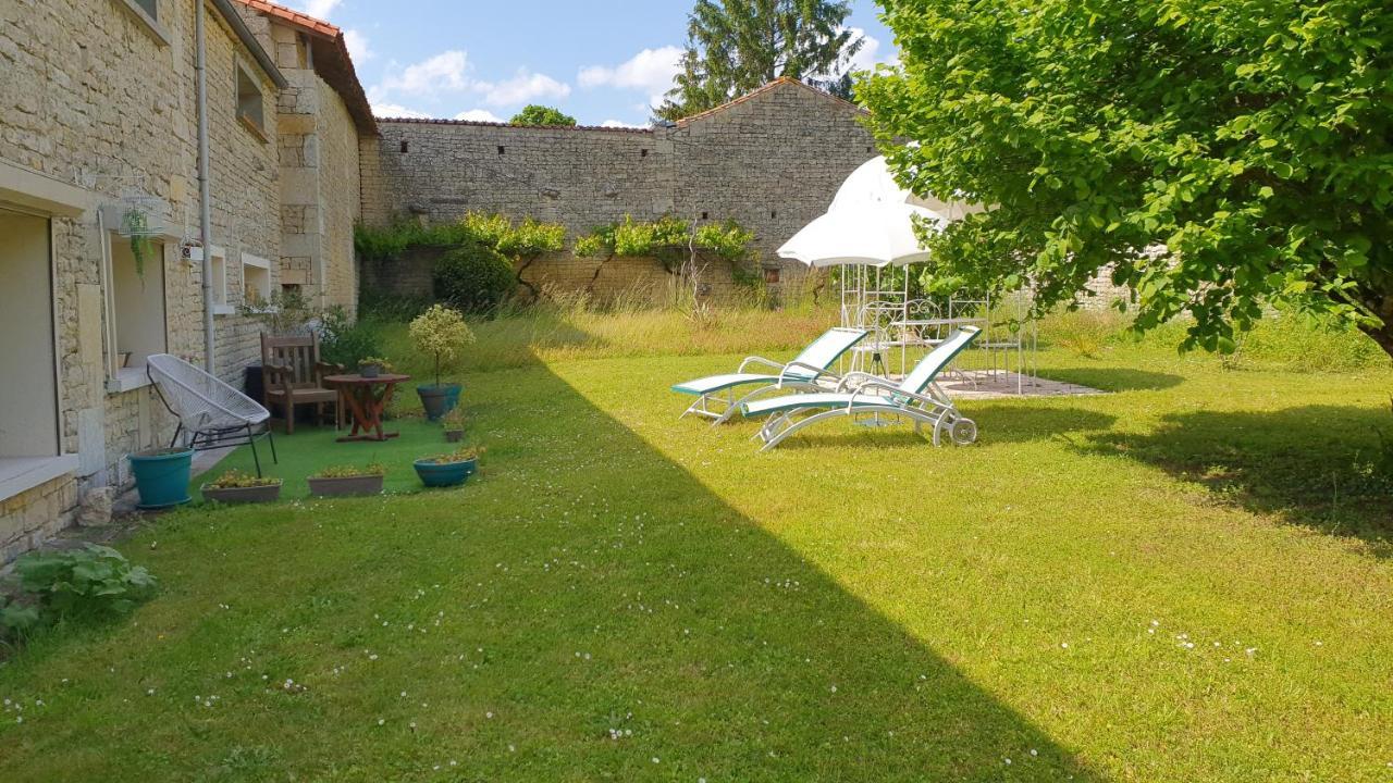 Apartament Chez Martine Hanc Zewnętrze zdjęcie